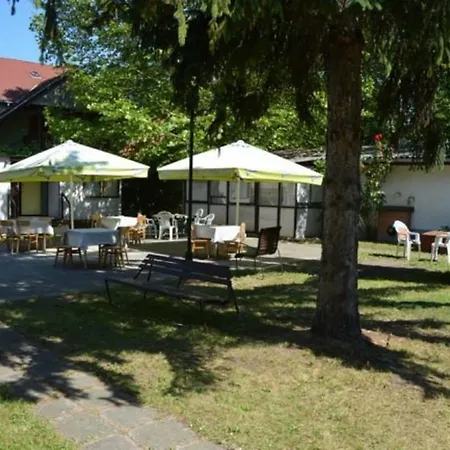 Beach Club Panzio & Camping Отель типа 